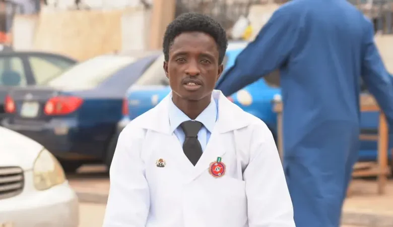 Matashi Ya Zamantantar da Sana’ar Yankan Farce – Labarin Rabi’u Halliru