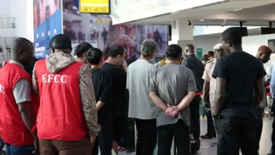 Hukumar EFCC ta kori ’yan ƙasashen waje 102 daga Najeriya bisa zargin damfara ta intanet, ciki har da ’yan China da Philippines.