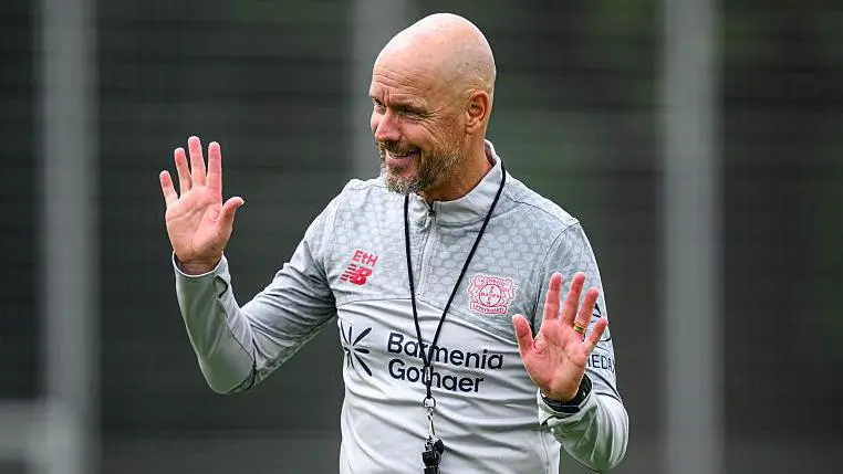 Leverkusen ta kori Erik Ten Hag, Erik Ten Hag lokacin yana jagorantar Bayer Leverkusen kafin a sallame shi.