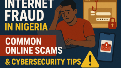 Matashi yana kallon kwamfuta cikin damuwa bayan damfara ta internet a Najeriya