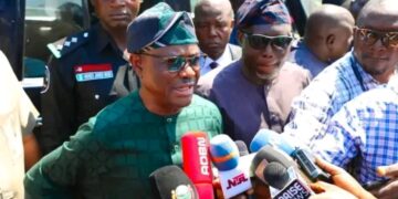 Ba zan bari a gina filin da ba shi da takardu ba – Ministan Abuja Wike