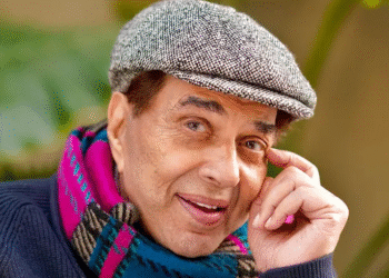 Dharmendra Ya Kwantar da Hankalin Masoyansa Bayan Shiga Asibiti