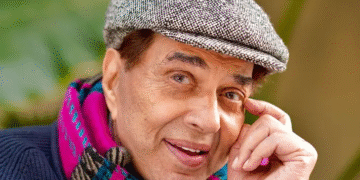 Dharmendra Ya Kwantar da Hankalin Masoyansa Bayan Shiga Asibiti